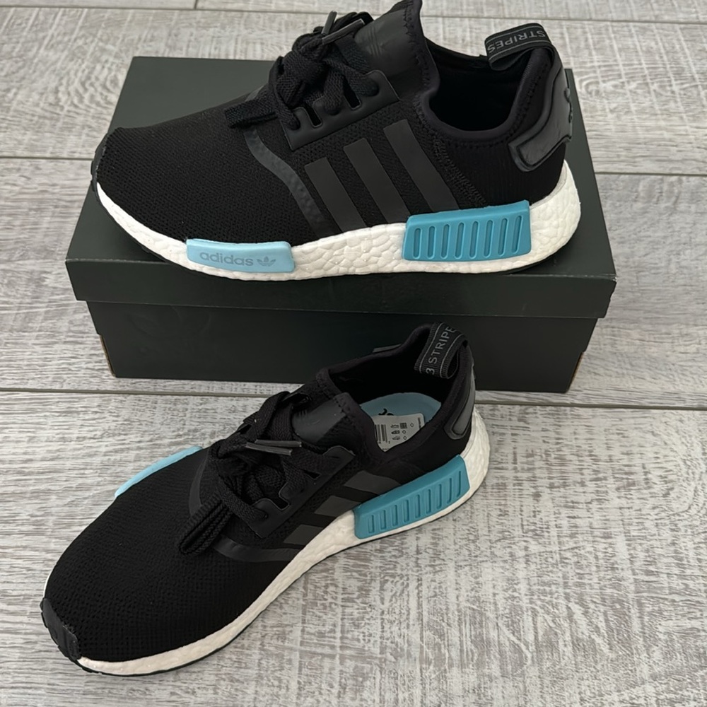 Adidas NMD R1 - Picture 2 of 3